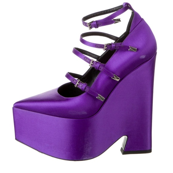 Versace Tempest Pump - Satin Purple - Size 39.5 (fits like a US size 8) - Picture 13 of 17